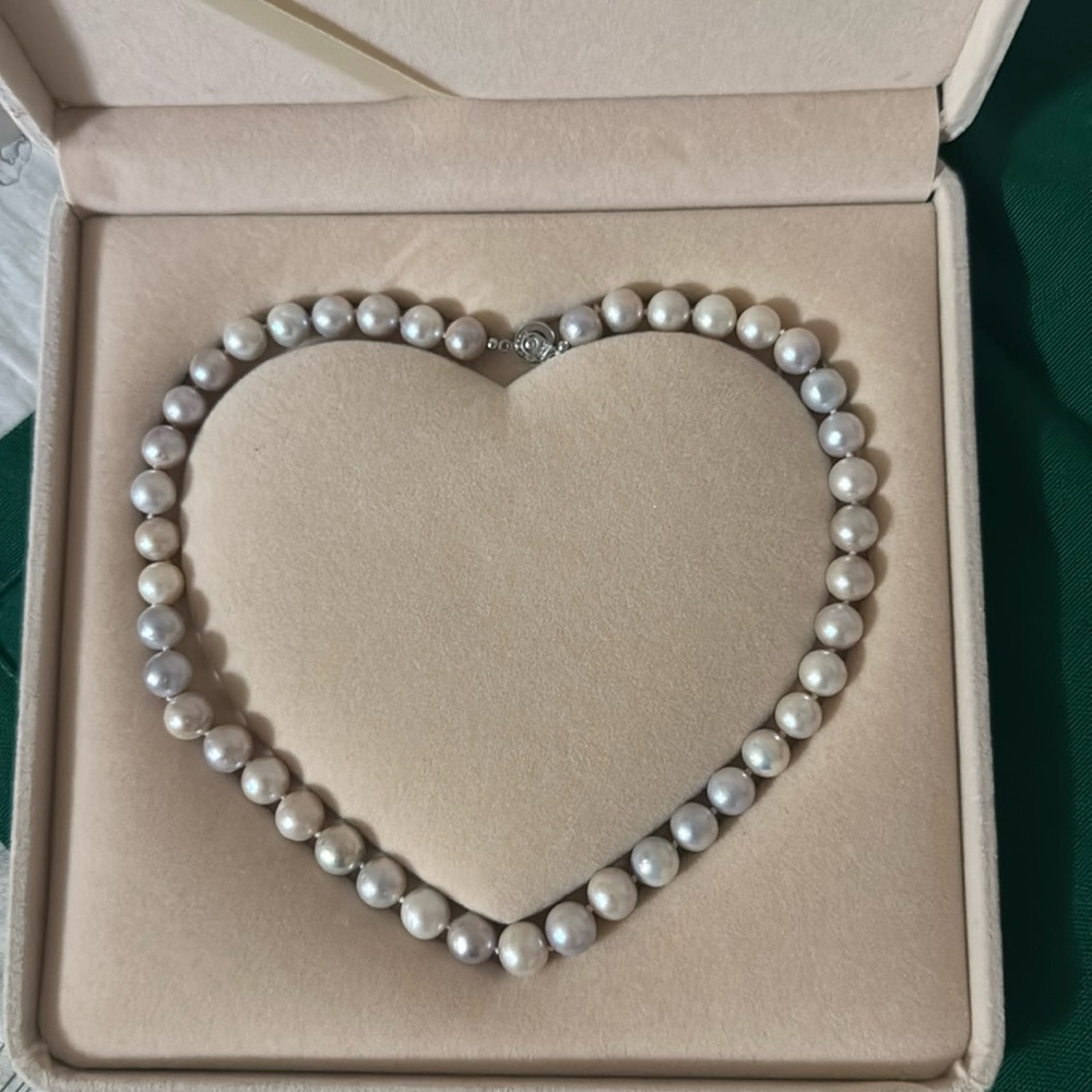 Pearl necklace (real fresh water )